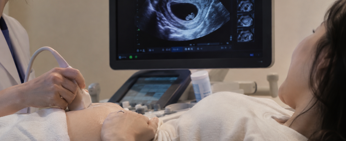 AI-generated illustration of an early-pregnancy ultrasound consultation